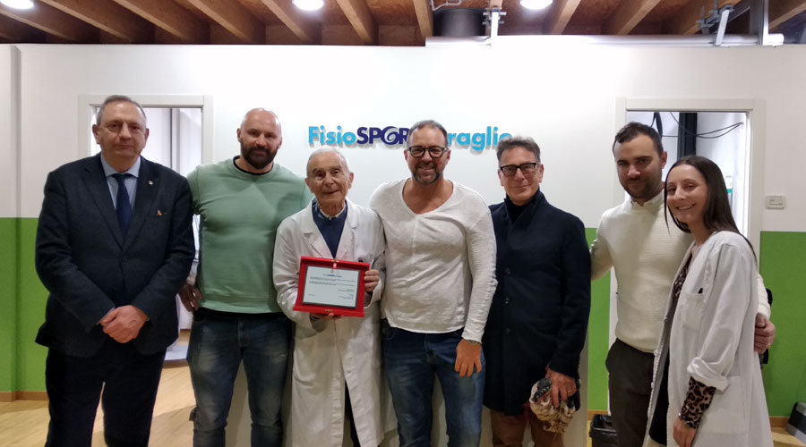 Clicca per accedere all'articolo A 94 anni ultimo ambulatorio per il dottor Claudio Fabris, notissimo medico dello sport